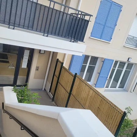 Chambre D'Hote, Dans 4 Pieces , Avec Terasse, Jardin Saint-Witz Room photo