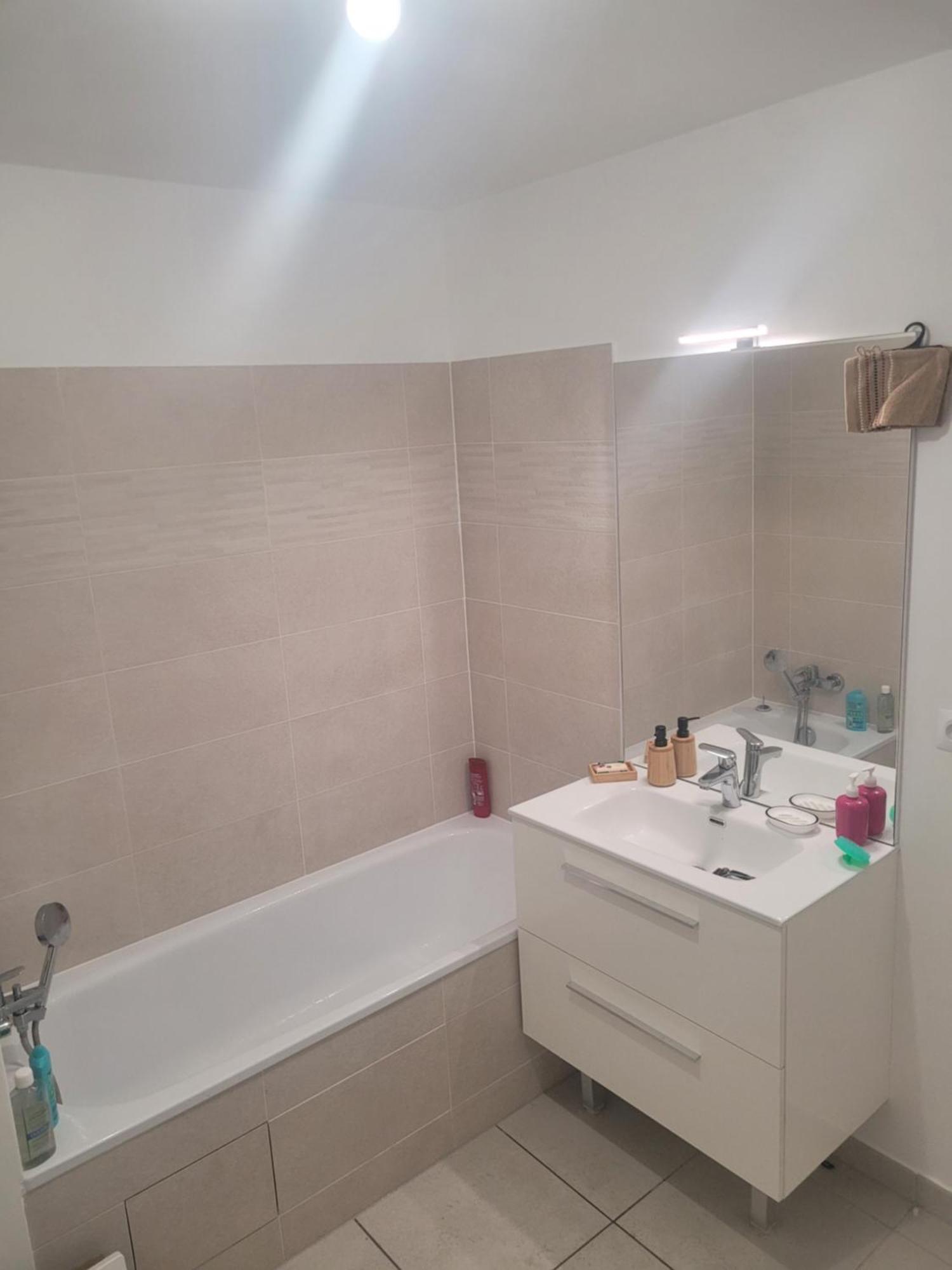 Appartement D'hote, Dans 4 Pieces , Avec Terasse, Jardin Saint-Witz