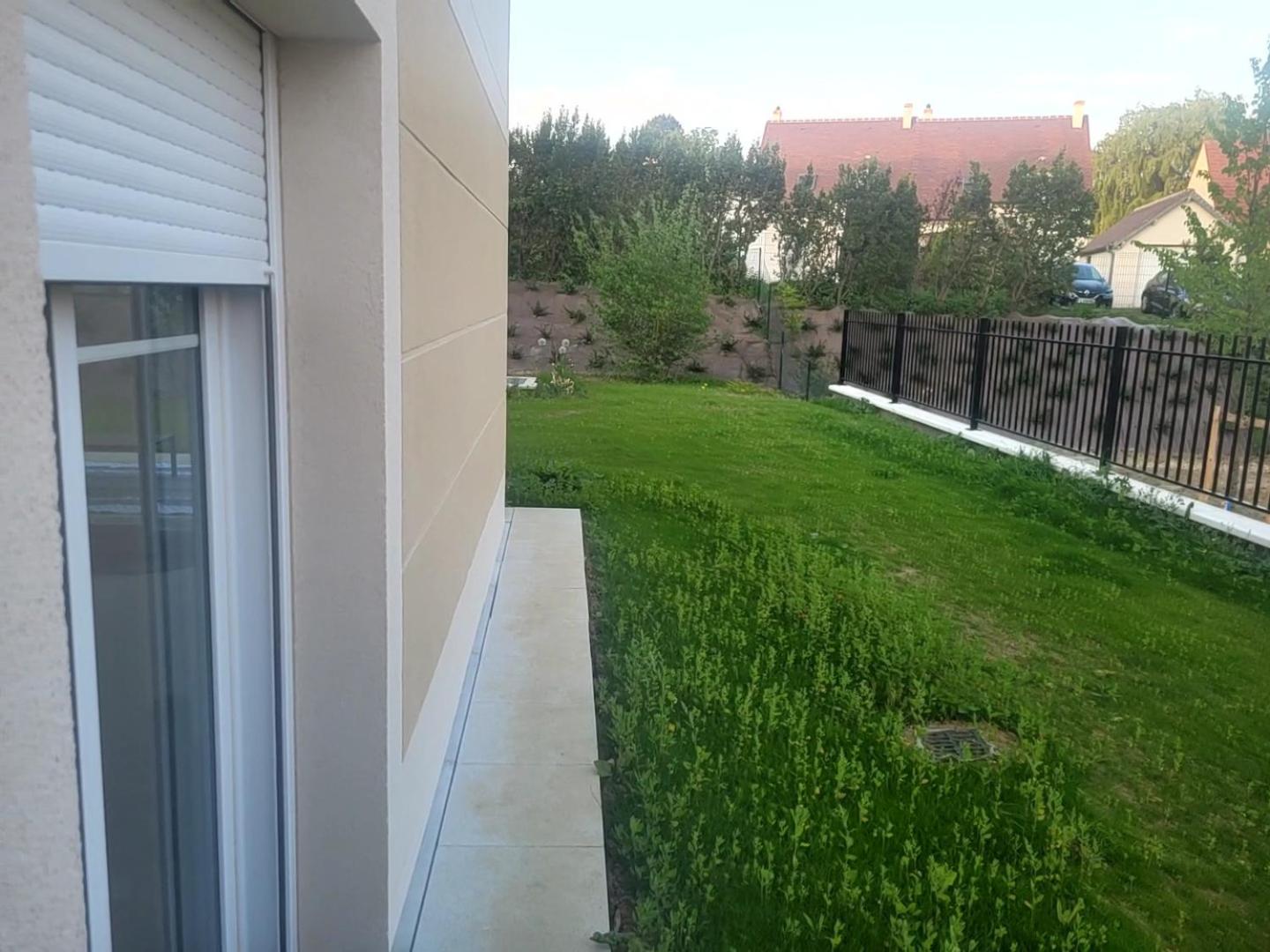 D'hote, Dans 4 Pieces , Avec Terasse, Jardin