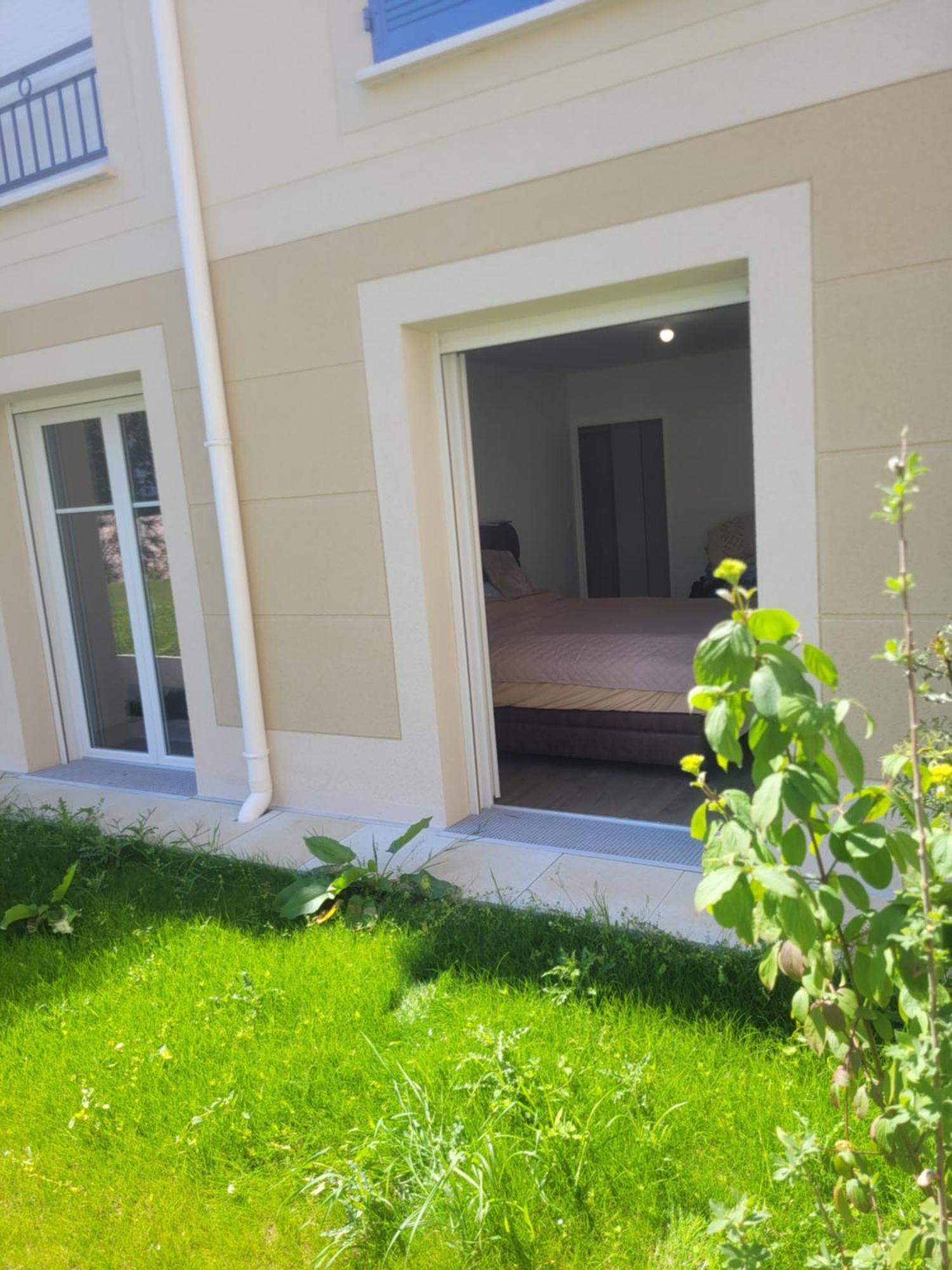 D'hote, Dans 4 Pieces , Avec Terasse, Jardin Saint-Witz
